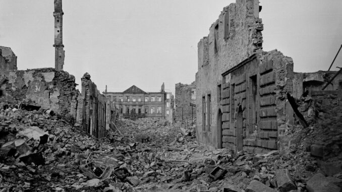 81 Jahre nach der Bombardierung: Hanau plant zentrale Gedenkfeiern und Begleitprogramm