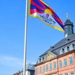 Hanau hisst tibetische Flagge zum Gedenken an den Volksaufstand von 1959