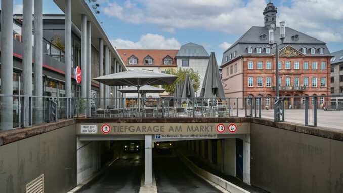 Hanau verstärkt Sicherheitspräsenz in Parkhäusern nach Beschwerden Hanau verstärkt Sicherheitspräsenz in Parkhäusern nach Beschwerden