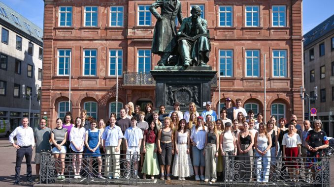 Hanauer Berufsakademie beginnt Wintersemester mit 46 neuen Studierenden und Doppelabschlussmodell Hanauer Berufsakademie beginnt Wintersemester mit 46 neuen Studierenden und Doppelabschlussmodell