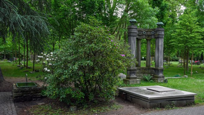 Hanauer Hauptfriedhof wird künftig mit eigenem Brunnenwasser versorgt Hanauer Hauptfriedhof wird künftig mit eigenem Brunnenwasser versorgt
