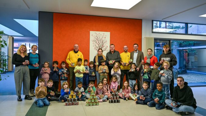 Hanauer Imkerei liefert 672 Gläser Honig an städtische Kitas