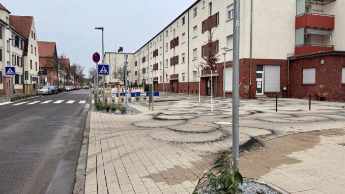 Quartiersplatz im Freigerichtviertel eröffnet: Adventsfest und neue LED Beleuchtung sollen Sicherheit und Zusammenhalt stärken Quartiersplatz im Freigerichtviertel eröffnet: Adventsfest und neue LED Beleuchtung sollen Sicherheit und Zusammenhalt stärken