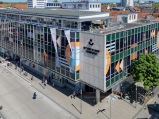 Sommersport an ungewöhnlichen Orten: Yoga, HIIT und Zumba im Stadthof